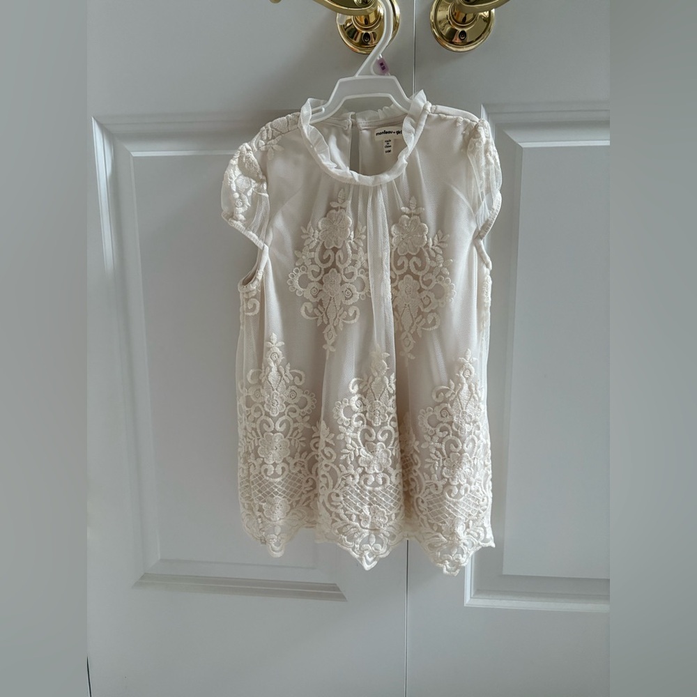 Cream Lace Sleeveless Top